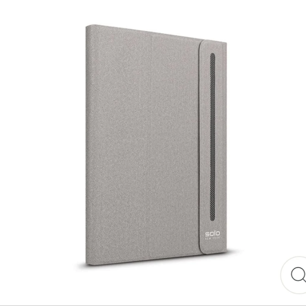 New Solo New York Everett Universal Tablet Case in Light Grey